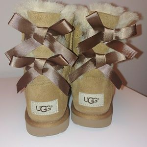 Girls UGG bow  boots size 13